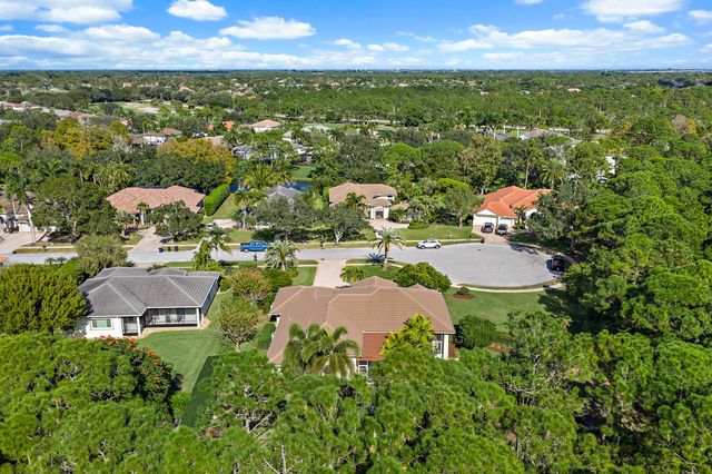 2609 SW Mayacoo Way E, Palm City, FL 34990