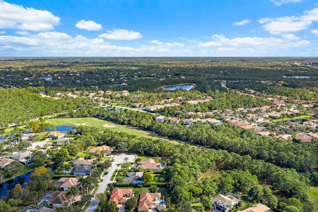 2609 SW Mayacoo Way E, Palm City, FL 34990