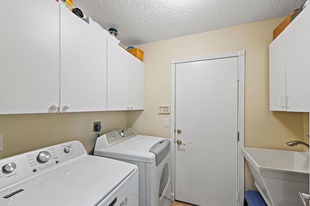 2609 SW Mayacoo Way E, Palm City, FL 34990