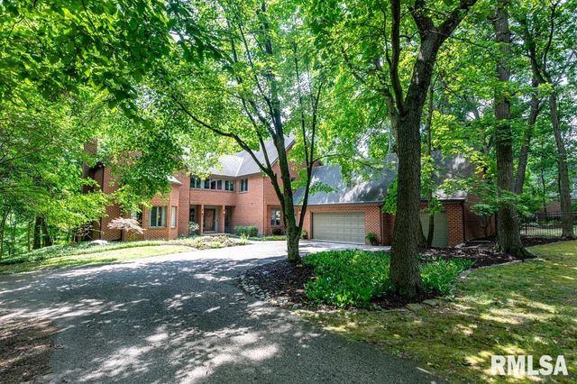 408 W RAVINWOODS Road, Peoria, IL 61615