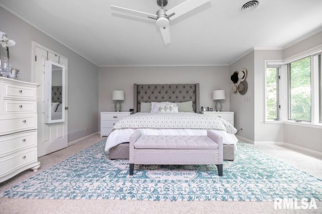 408 W RAVINWOODS Road, Peoria, IL 61615