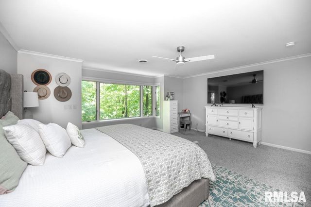 408 W RAVINWOODS Road, Peoria, IL 61615