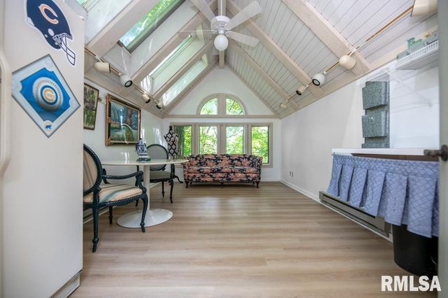 408 W RAVINWOODS Road, Peoria, IL 61615