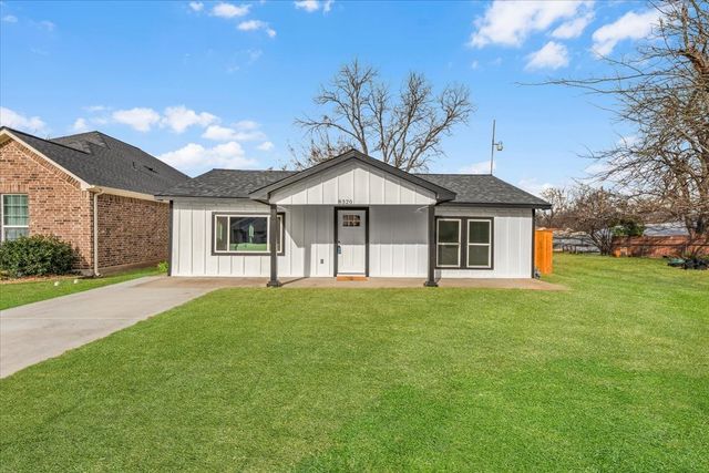 8320 Redonda Street, White Settlement, TX 76108