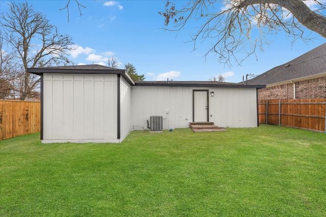 8320 Redonda Street, White Settlement, TX 76108