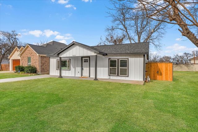 8320 Redonda Street, White Settlement, TX 76108