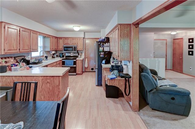 816 NE Bristol Drive, Lee's Summit, MO 64086