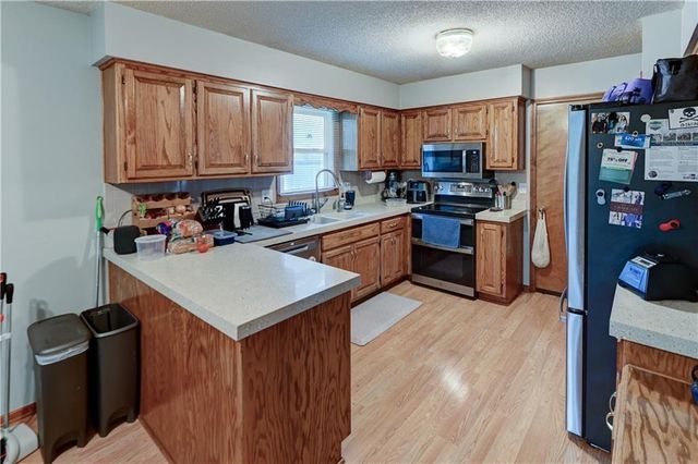 816 NE Bristol Drive, Lee's Summit, MO 64086