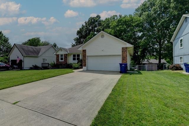 816 NE Bristol Drive, Lee's Summit, MO 64086