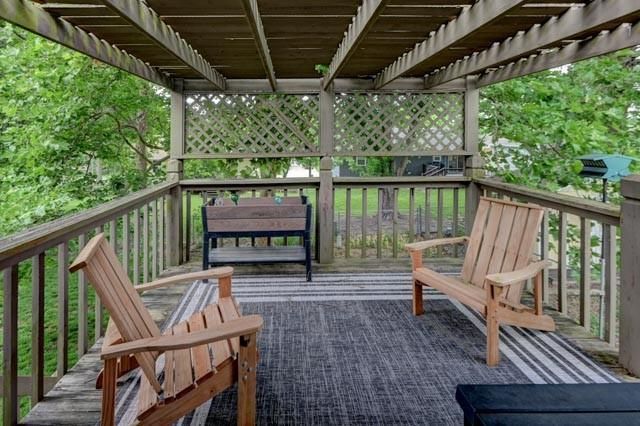 816 NE Bristol Drive, Lee's Summit, MO 64086
