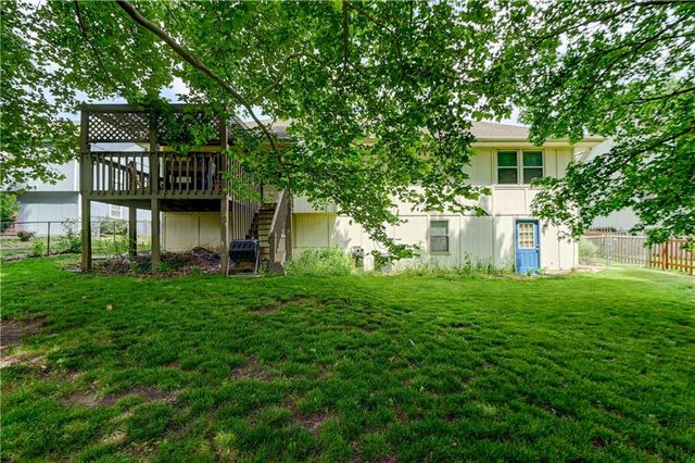 816 NE Bristol Drive, Lee's Summit, MO 64086