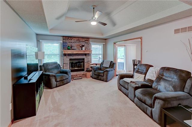 816 NE Bristol Drive, Lee's Summit, MO 64086
