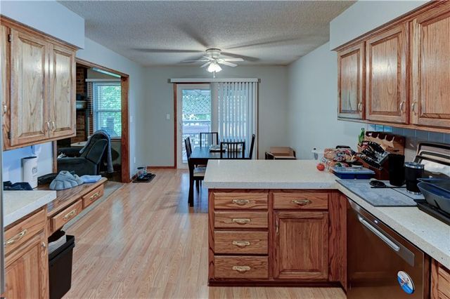 816 NE Bristol Drive, Lee's Summit, MO 64086