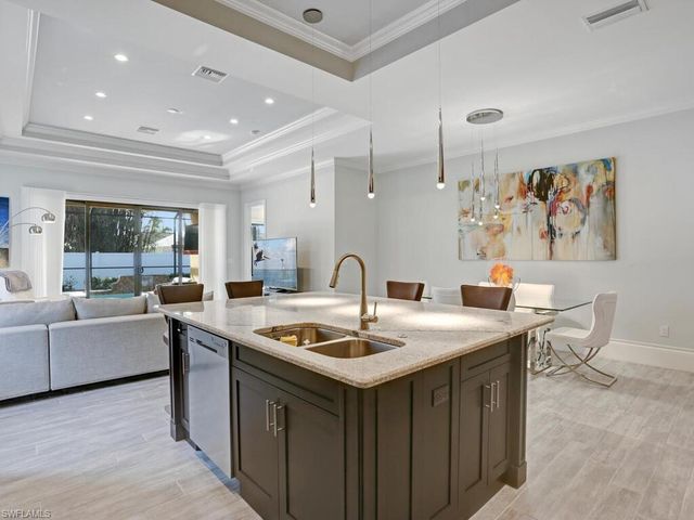 840 98th AVE N, Naples, FL 34108