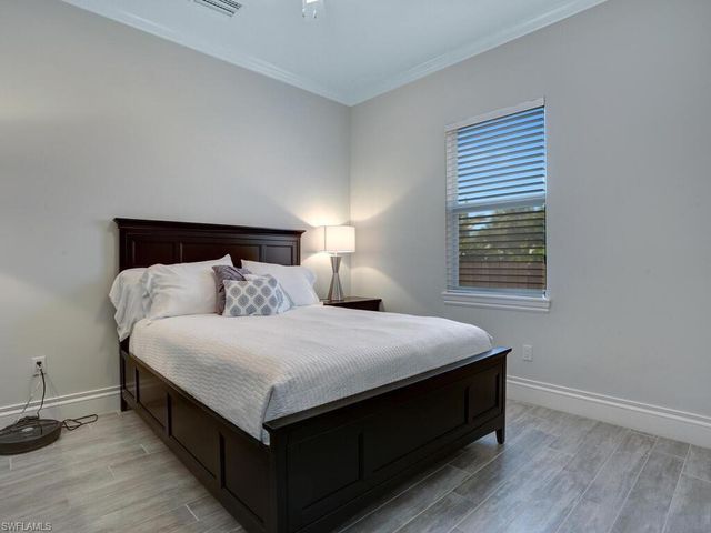 840 98th AVE N, Naples, FL 34108