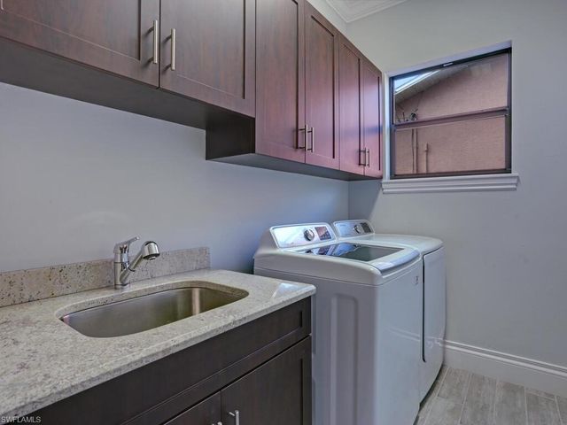 840 98th AVE N, Naples, FL 34108