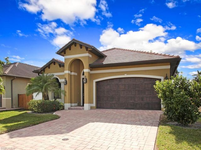 840 98th AVE N, Naples, FL 34108