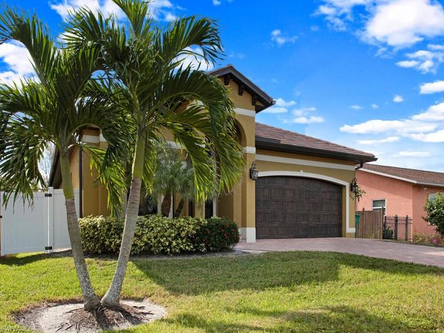 840 98th AVE N, Naples, FL 34108