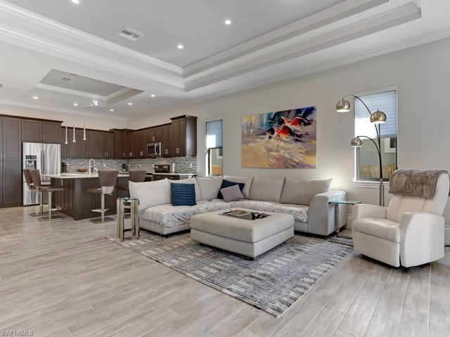 840 98th AVE N, Naples, FL 34108