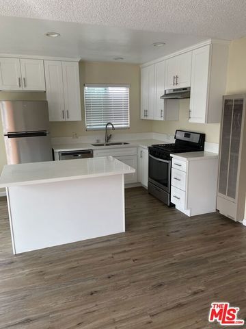 1419 Stanford Street, Santa Monica, CA 90404