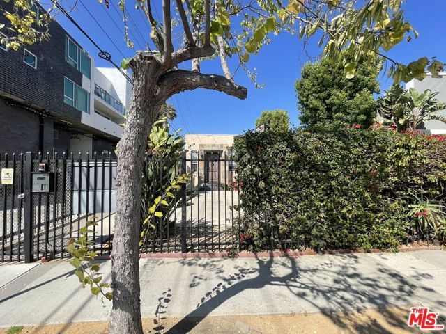 1419 Stanford Street, Santa Monica, CA 90404