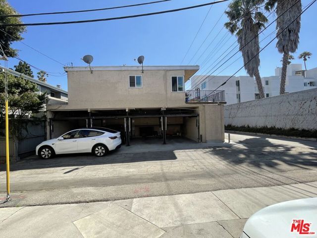 1419 Stanford Street, Santa Monica, CA 90404