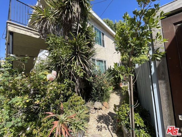 1419 Stanford Street, Santa Monica, CA 90404