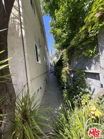 1419 Stanford Street, Santa Monica, CA 90404