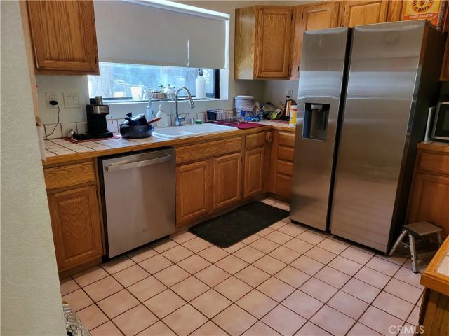 24812 Lake Gregory, Crestline, CA 92325
