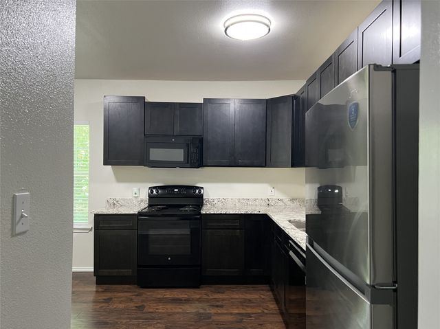 414 N Flat Street, Waxahachie, TX 75165