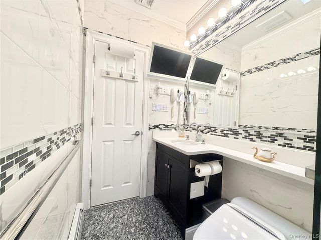 198 Jericho Turnpike 2nd FL, Floral Park, NY 11001