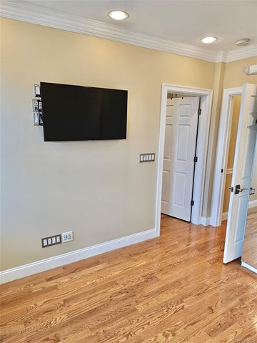 198 Jericho Turnpike 2nd FL, Floral Park, NY 11001