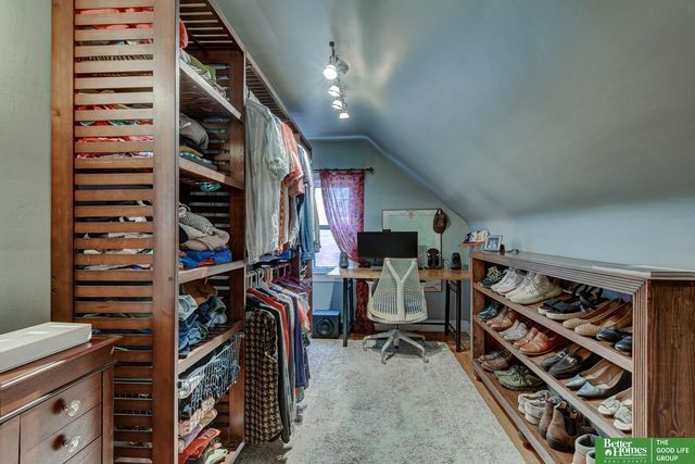 2324 N 52nd Street, Omaha, NE 68104
