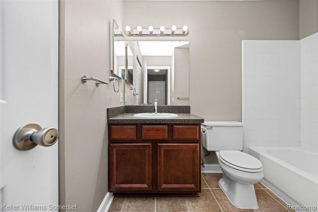 20745 Indian Creek Drive, Farmington Hills, MI 48335