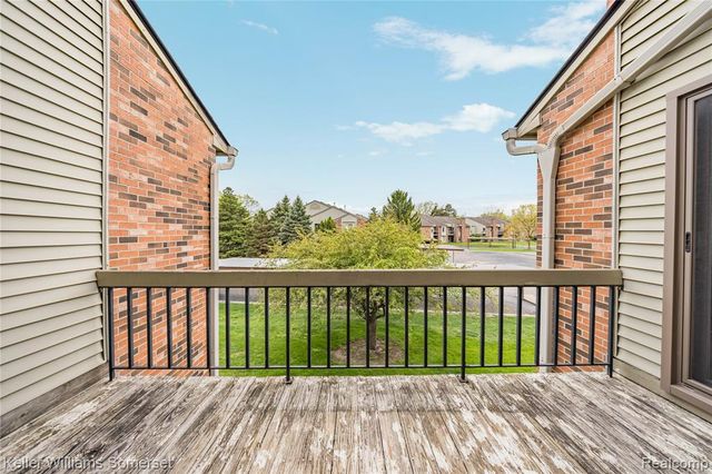 20745 Indian Creek Drive, Farmington Hills, MI 48335