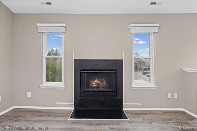 20745 Indian Creek Drive, Farmington Hills, MI 48335