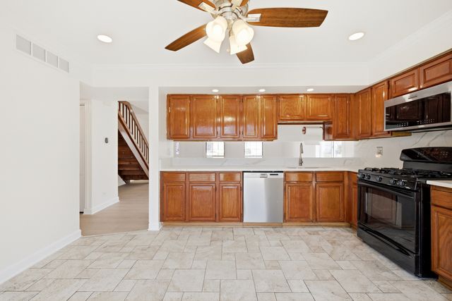 1320 Burns Drive, Elgin, IL 60120