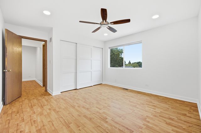 1320 Burns Drive, Elgin, IL 60120