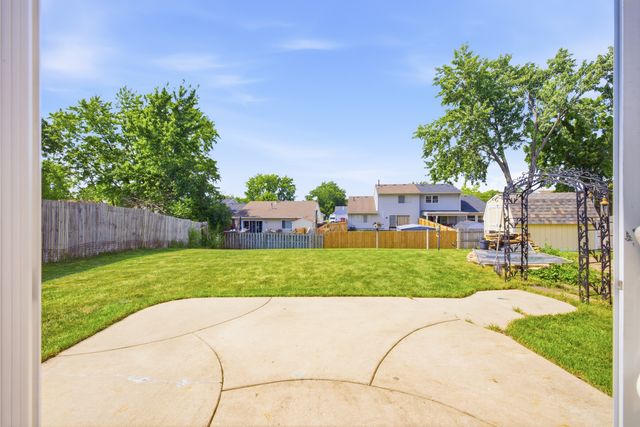 1320 Burns Drive, Elgin, IL 60120