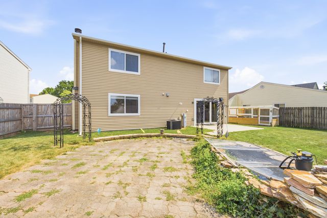 1320 Burns Drive, Elgin, IL 60120