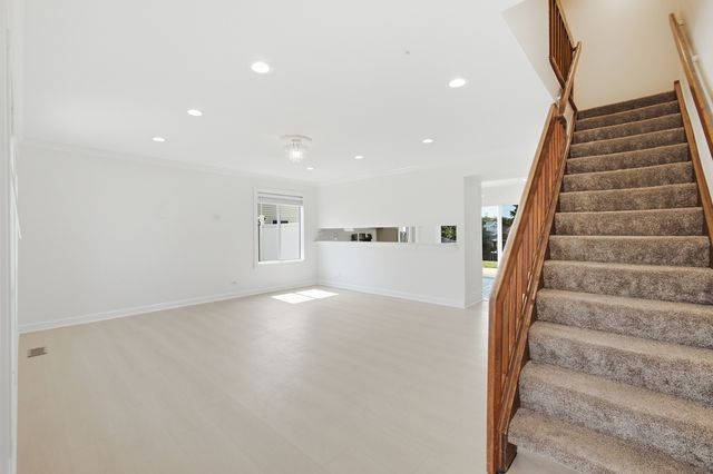 1320 Burns Drive, Elgin, IL 60120