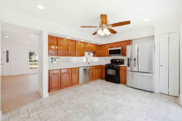 1320 Burns Drive, Elgin, IL 60120