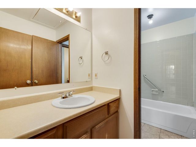 7230 Devinney Ct F, Arvada, CO 80005