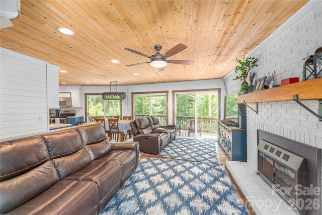 477 Locust Drive, Maggie Valley, NC 28751