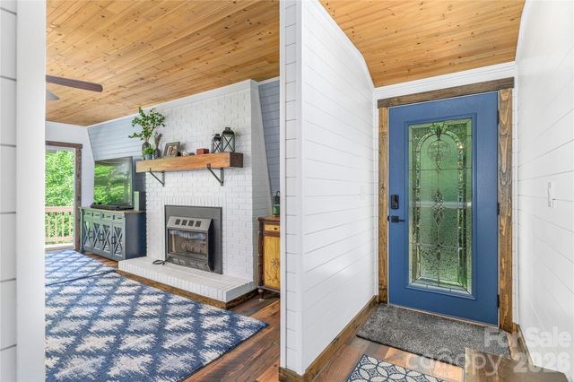 477 Locust Drive, Maggie Valley, NC 28751