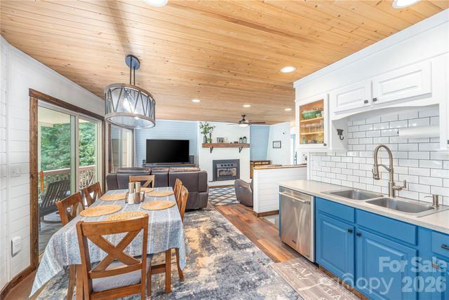 477 Locust Drive, Maggie Valley, NC 28751
