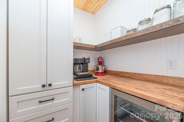 477 Locust Drive, Maggie Valley, NC 28751
