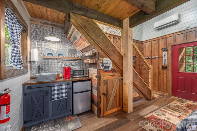477 Locust Drive, Maggie Valley, NC 28751