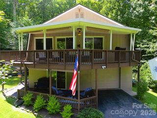 477 Locust Drive, Maggie Valley, NC 28751