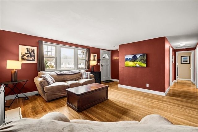 27 Suffolk Rd, Sharon, MA 02067